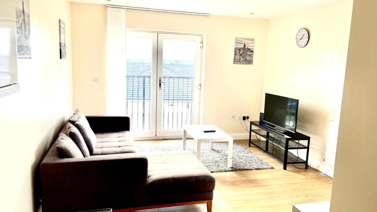 Holiday Flat In Central Slough Near To London Heathrow And Windsor With Free Car Park Exteriör bild