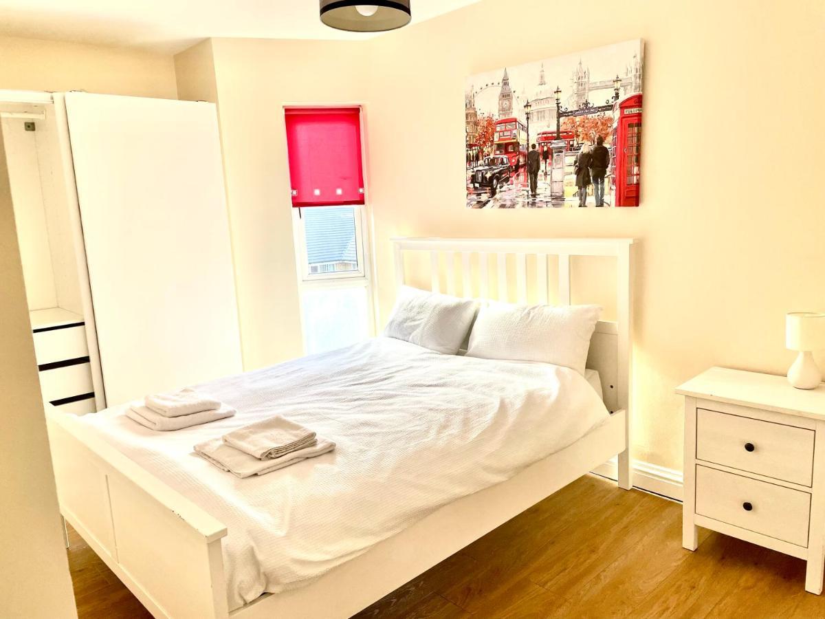 Holiday Flat In Central Slough Near To London Heathrow And Windsor With Free Car Park Exteriör bild