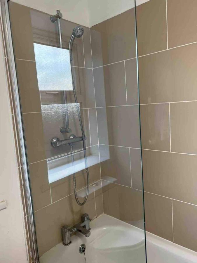 Holiday Flat In Central Slough Near To London Heathrow And Windsor With Free Car Park Exteriör bild